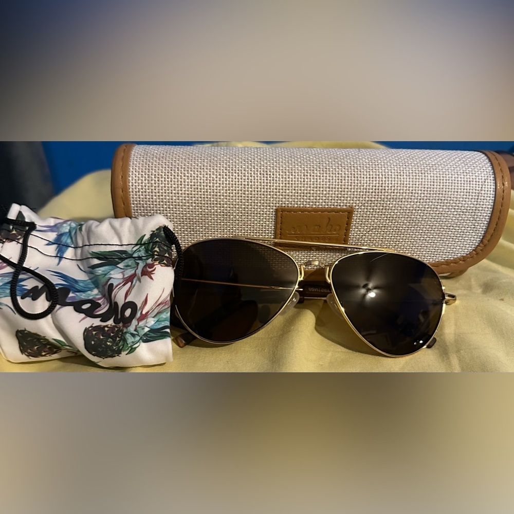 Maho aviator style sunglasses comes with case and sleeve